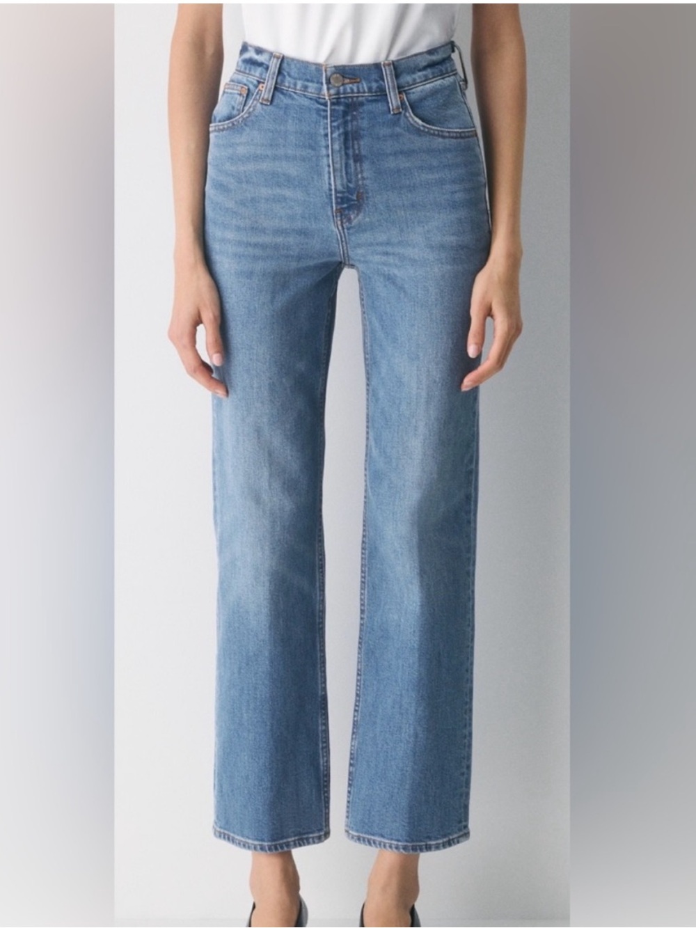 Arlo by Aritzia Denim Forum Women's Straight Leg Jeans in medium blue